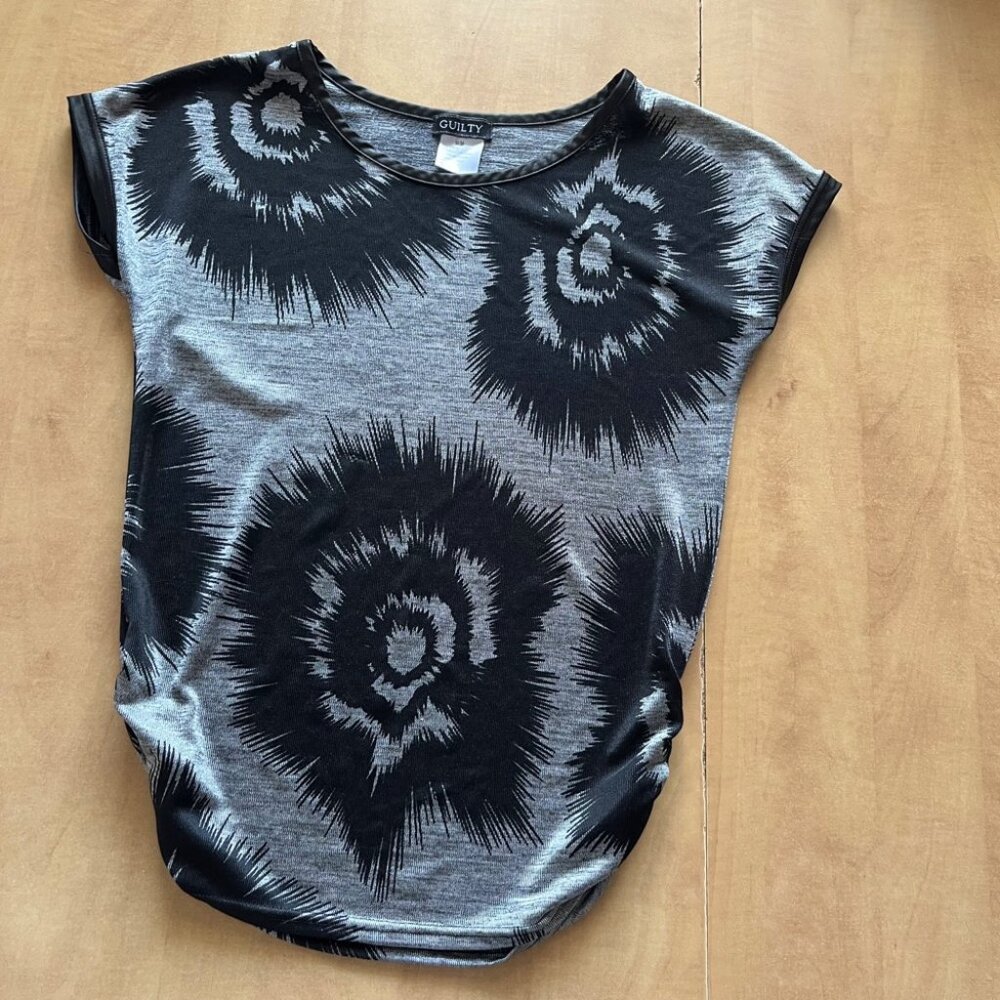 Gray and Black Women's Short Sleeve Tee